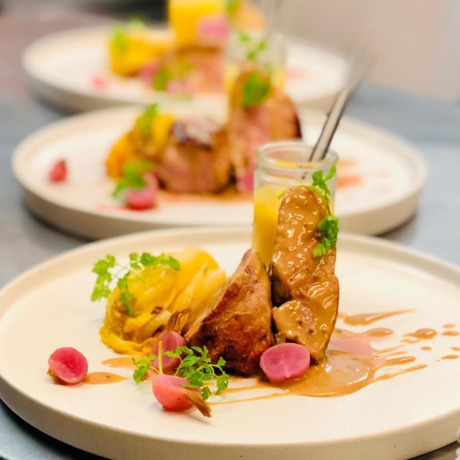 Logis Hotel Restaurant L'Oree Des Bois La Breille-les-Pins Екстериор снимка