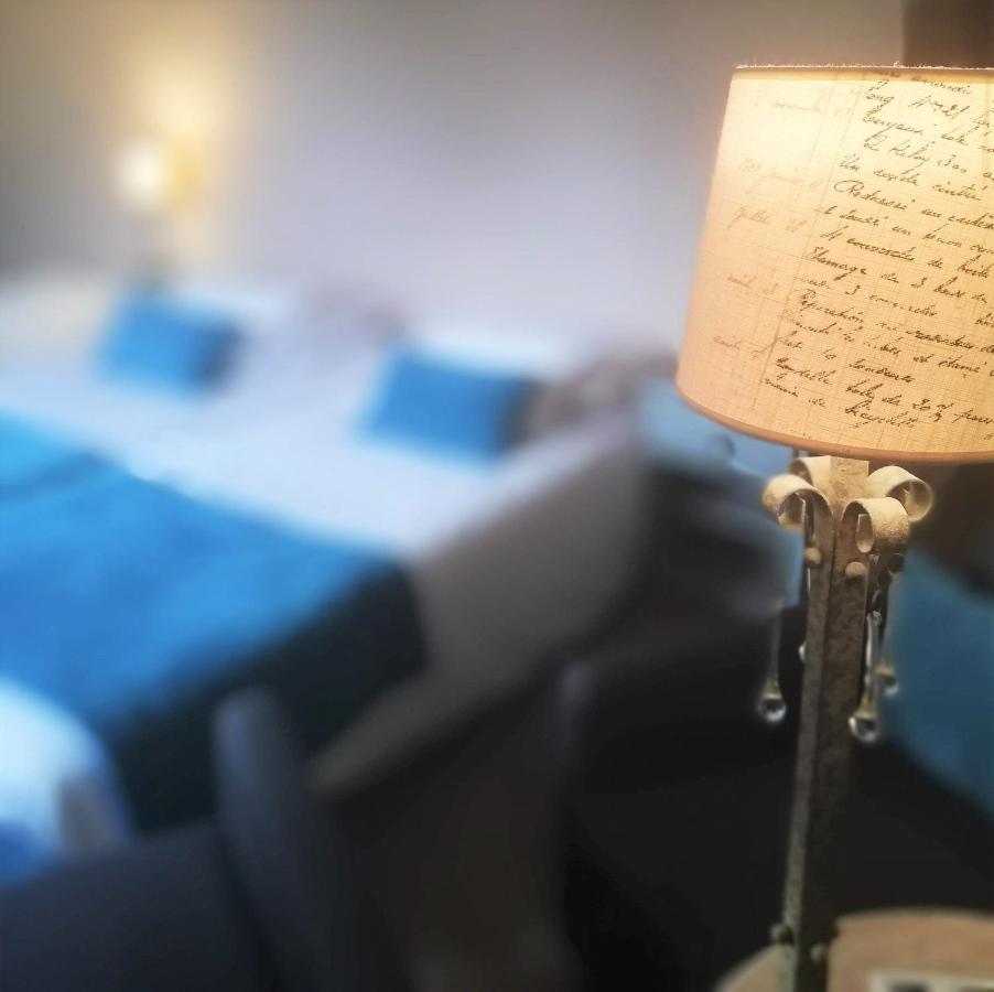 Logis Hotel Restaurant L'Oree Des Bois La Breille-les-Pins Екстериор снимка