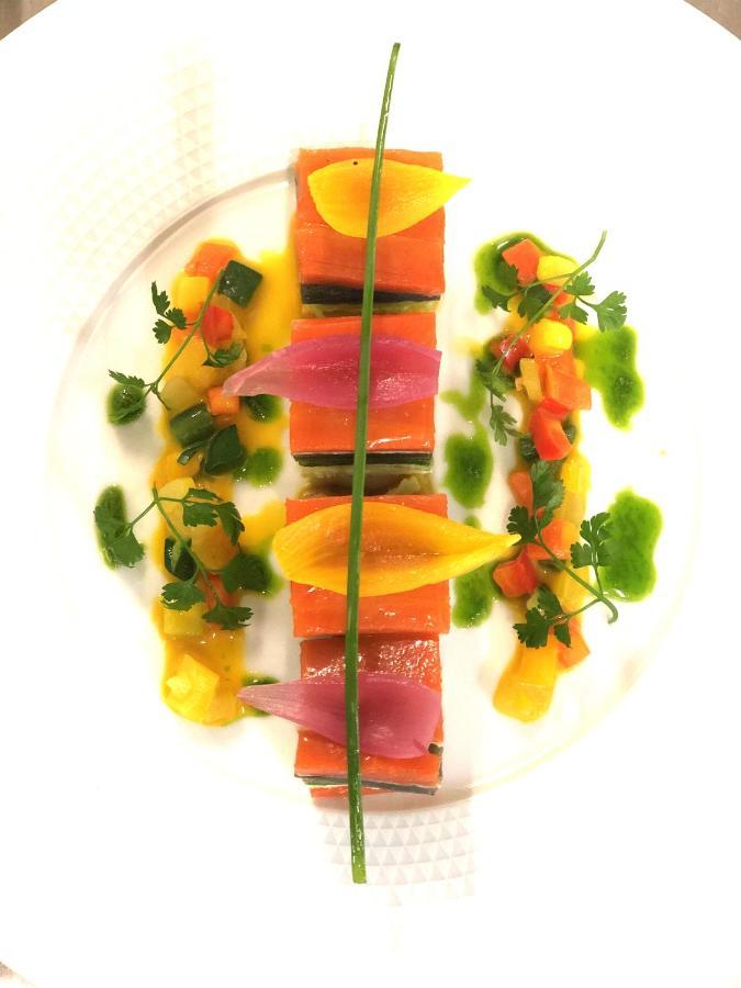 Logis Hotel Restaurant L'Oree Des Bois La Breille-les-Pins Екстериор снимка